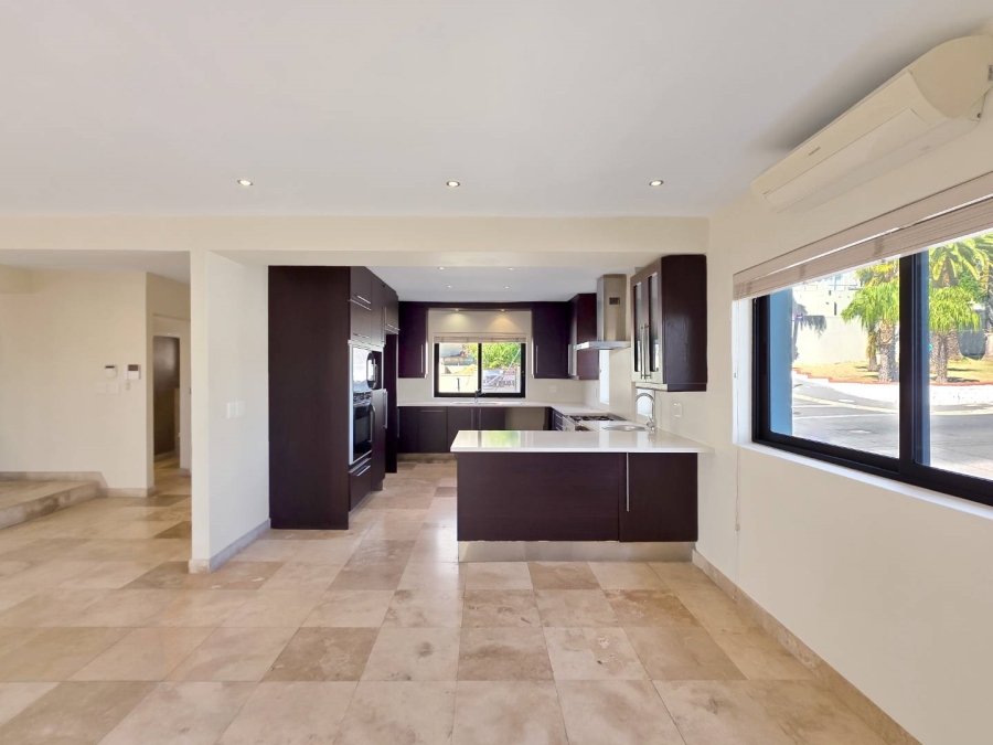 3 Bedroom Property for Sale in Fresnaye Western Cape